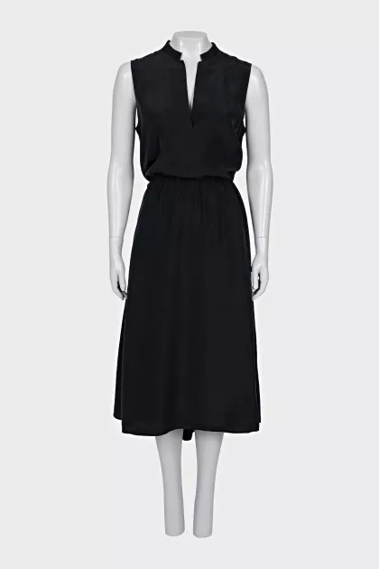 Sleeveless  silk dress with neckline