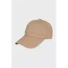 Brown cap with embroidered logo