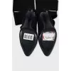 Suede boots with slits