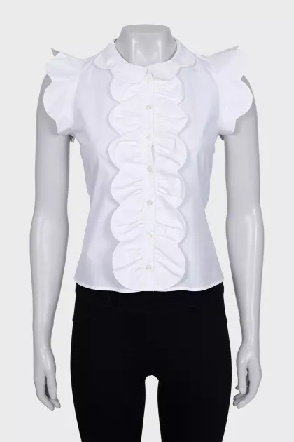 White shirt with ruffles