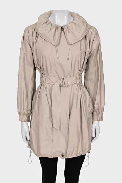 Fitted coat with belt