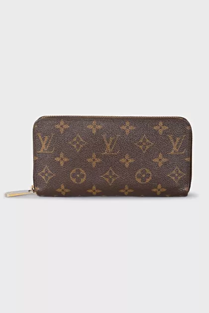 Zip wallet with branded print