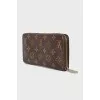 Zip wallet with branded print