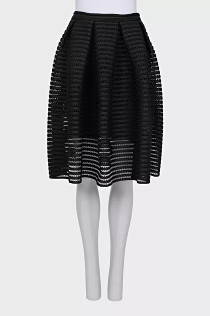 Lush skirt made of openwork fabric
