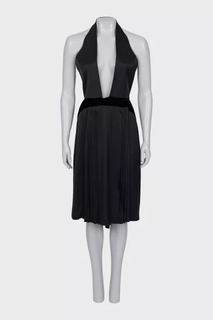 Silk dress with open back and pleats