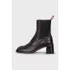 Leather boots with cracked effect