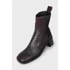 Leather boots with cracked effect