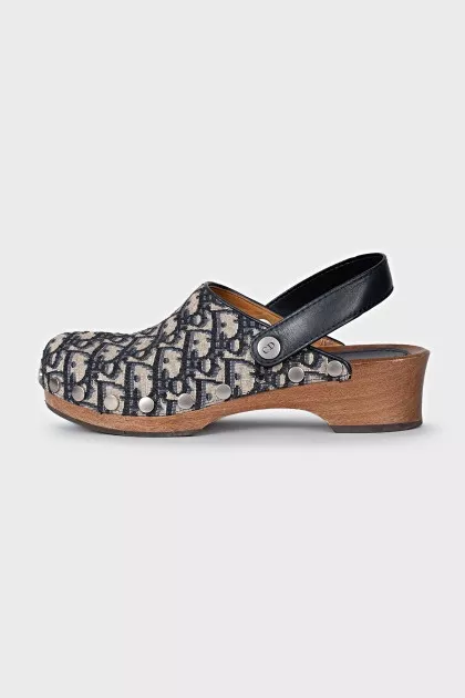Diorquake clogs