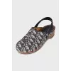 Diorquake clogs