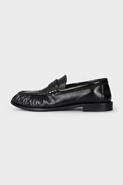 Leather pleated loafers