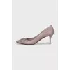 VLogo leather shoes