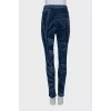 Джинси tapered fit в принт