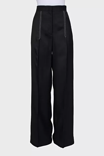 Straight trousers with white stitching