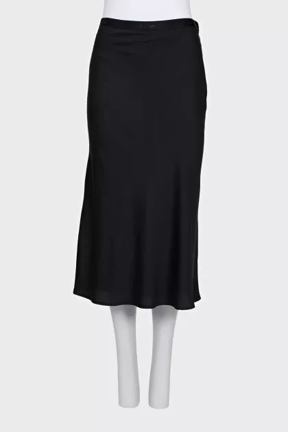 Straight black skirt