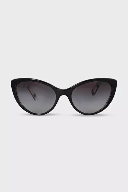 Cat eye sunglasses