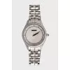 Quartz watch with mother of pearl