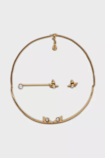 Set of necklace and earrings with crystals
