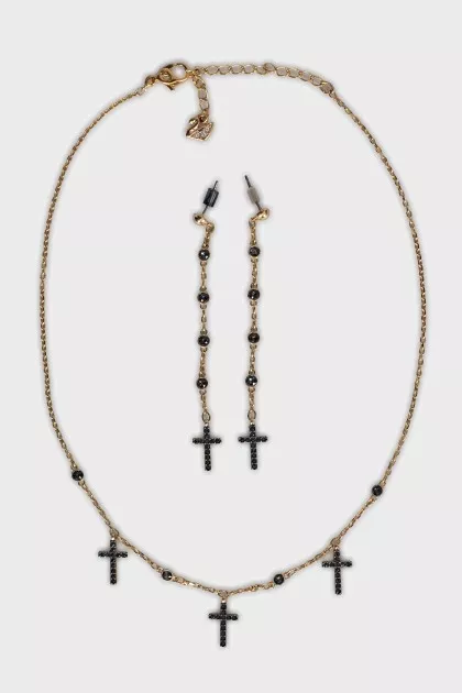 A set of necklaces and earrings with pendants