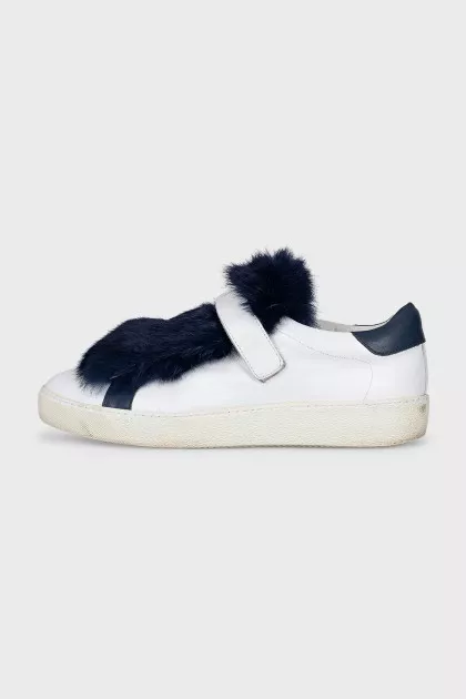 Velcro sneakers with fur
