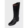 Leather boots without fastening