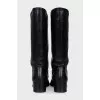 Leather boots without fastening