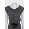 Fitted dress with a bow