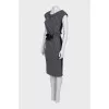 Fitted dress with a bow