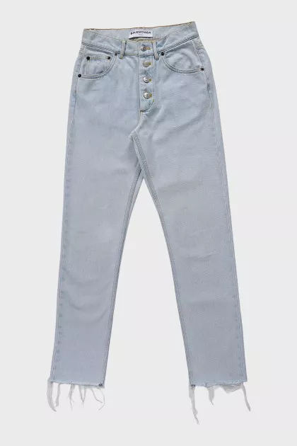High-waisted jeans with buttons