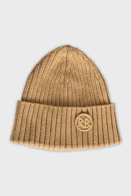 Beige hat with branded embroidery