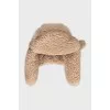 Voluminous beige hat