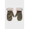 Set of hat and mittens