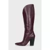 Red pointed-toe boots