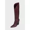 Red pointed-toe boots