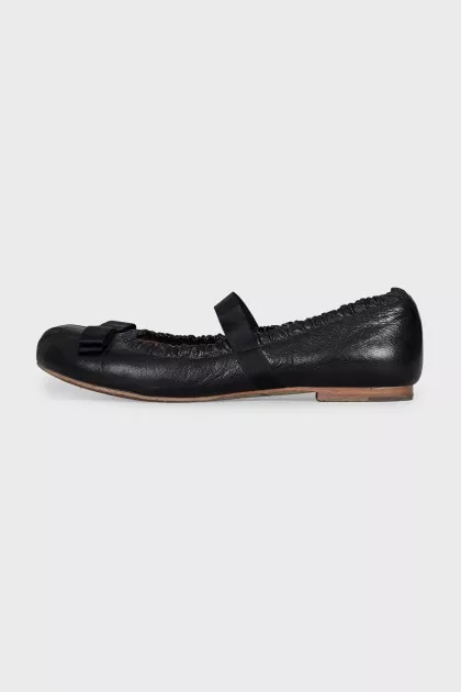 Leather ballet flats with a webbing heel