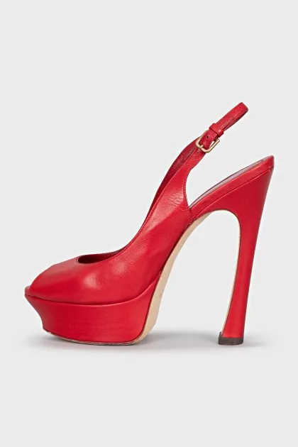 Red leather sandals with a figured heel
