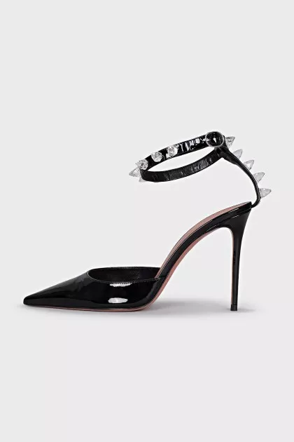 Patent leather shoes decorated with crystals