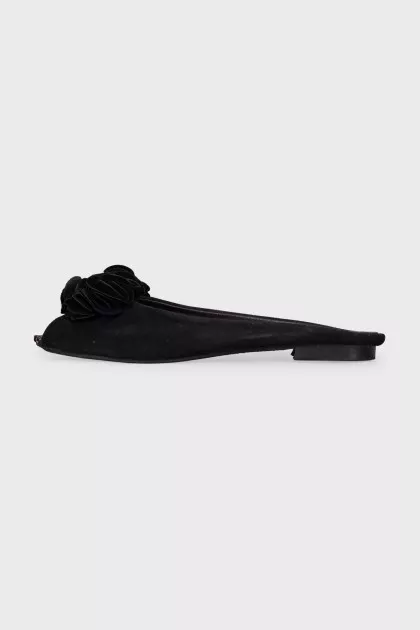 Black textile flip-flops