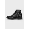 Leather boots with star print