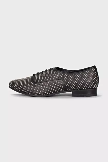 Leather shoes with rhinestones