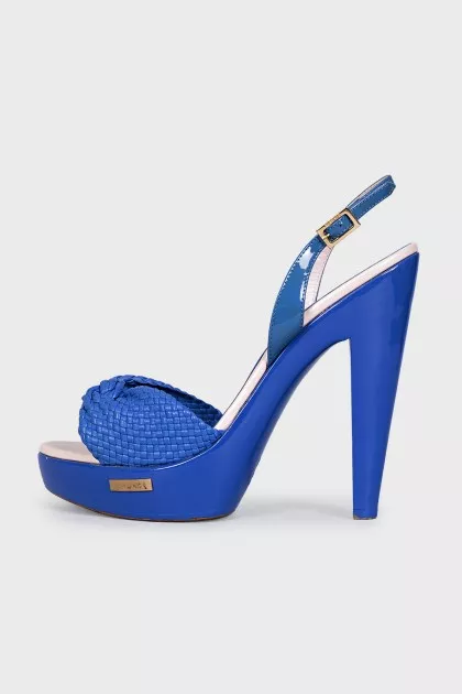 Blue leather sandals with braided pattern