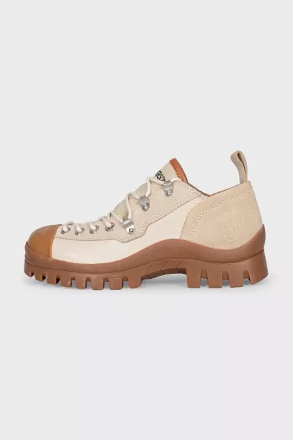 Leather and suede sneakers with a contrasting sole