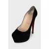 Suede platform heeled shoes