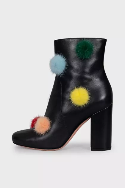Leather ankle boots with fur trim