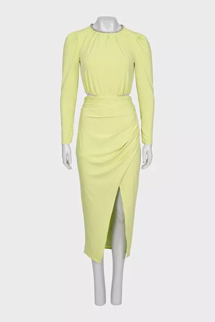 Fitted dress with rhinestones on the collar