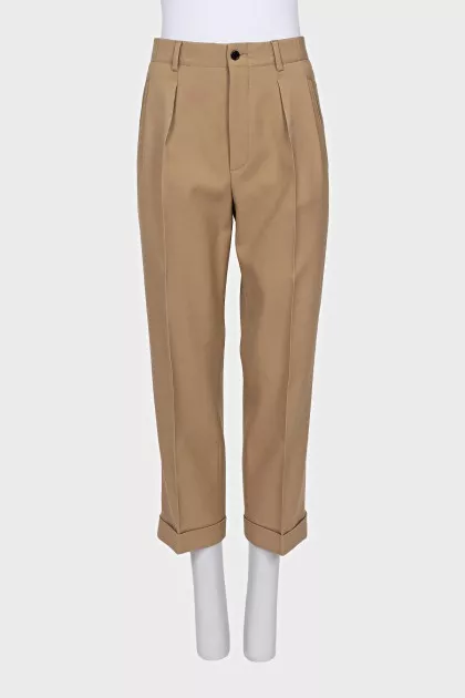Beige wool trousers with creases