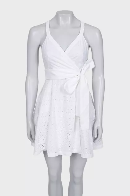 Fitted sundress with perforated buttons