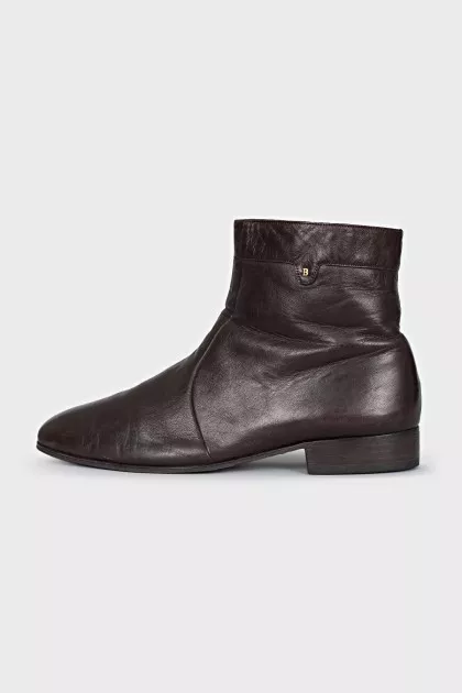 Men's brown boots with a zipper