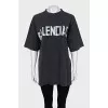 Straight-cut T-shirt with logo