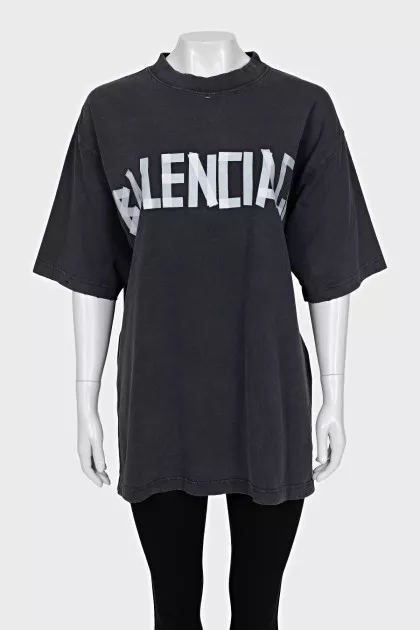 Straight-cut T-shirt with logo