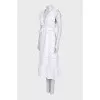 Fitted dress with lace and buttons